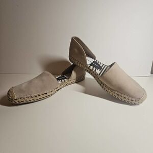 Womens Dolce Vita sz 8, beige suede shoes